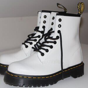 Unisex Doc Martens 1460 Lifestyle Boots White Air Wair AW004 Women's Size 7 6M